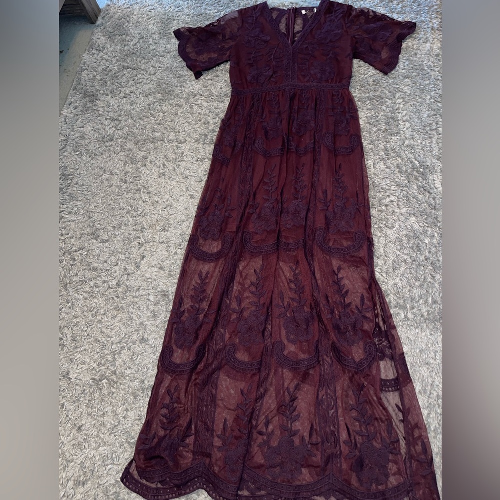 Lace maxi - Picture 1 of 3